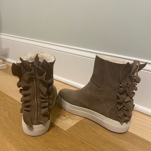 J/Slides AZALEA fleece lined Boots with back zipper and ruffles - Picture 3 of 6